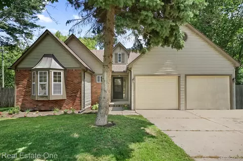 6770 John R Rd, Troy, MI 48085