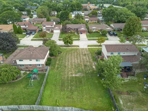 44995 Quaker Hill Dr, Canton, MI 48187