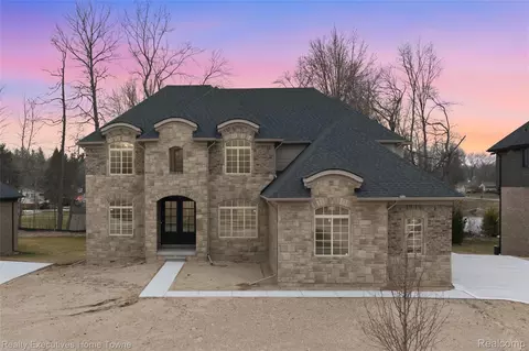 11731 Encore Ct, Shelby Township, MI 48315