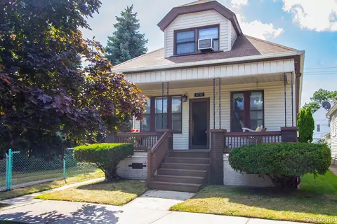 11715 Sobieski St, Hamtramck, MI 48212