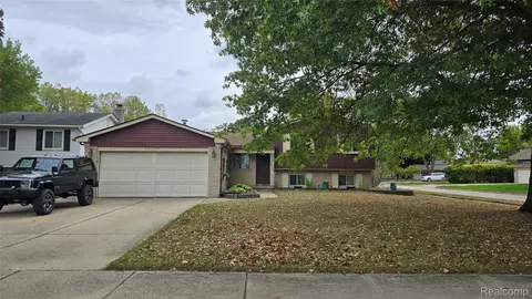 38614 Arcola Dr, Sterling Heights, MI 48312