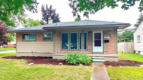4615 Julius Blvd, Westland, MI 48186