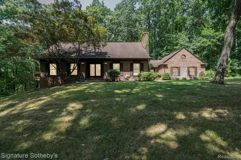 4329 Winterview, Brighton, MI 48380