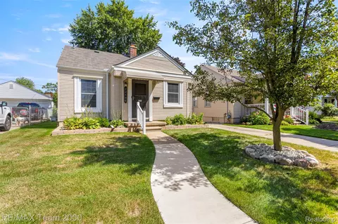 22406 Nowlin St, Dearborn, MI 48124