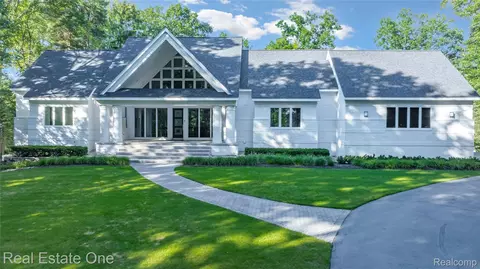 6570 Alden Dr, West Bloomfield, MI 48324
