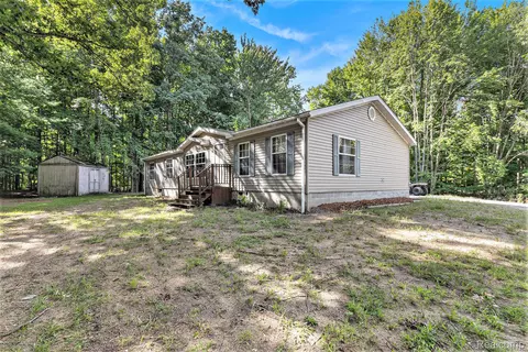 4977 E Buck Rub Rd, Logan, MI 49405