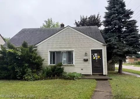 17304 Lincoln Ave, Eastpointe, MI 48021