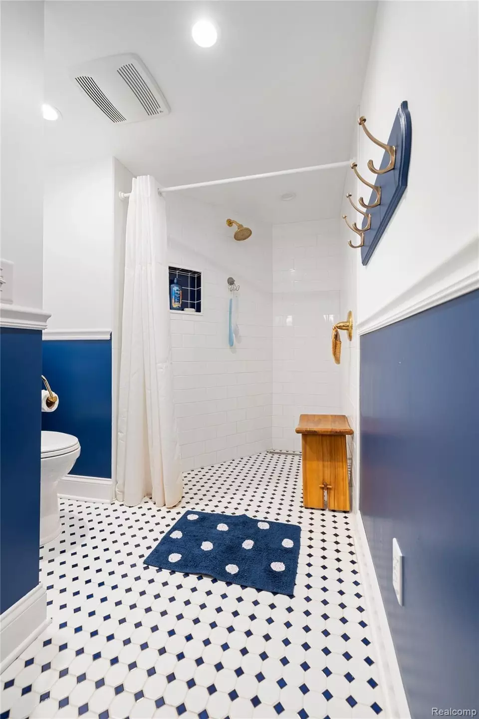 Bath - 46150 7 Mile Rd, Northville, MI 48167 photo 6 of 6