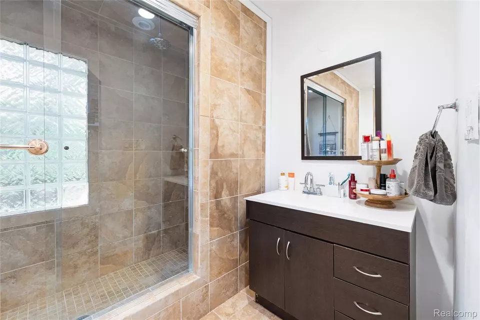Bath - 46150 7 Mile Rd, Northville, MI 48167 photo 2 of 6