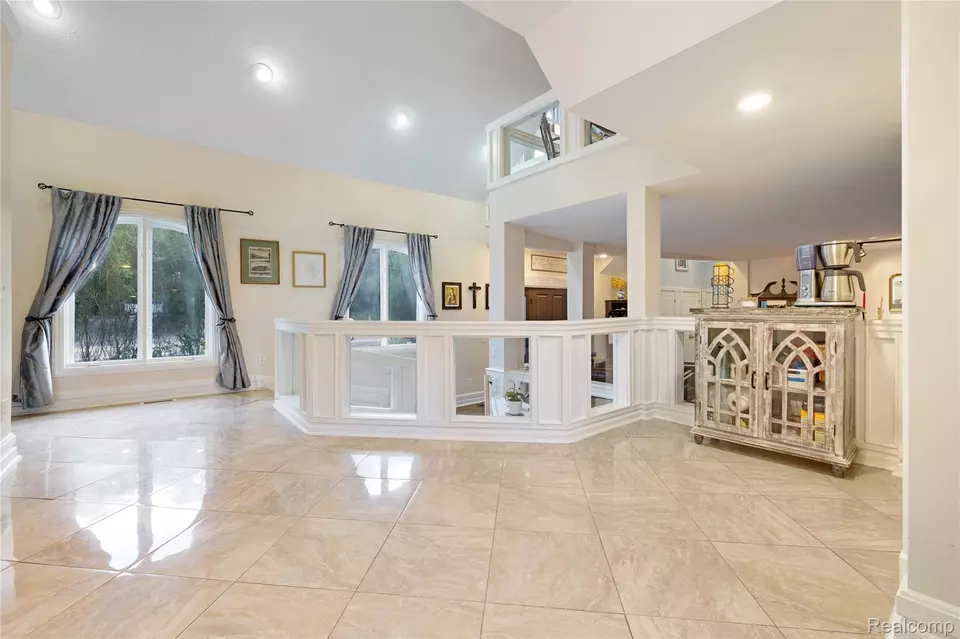Entry Way - 46150 7 Mile Rd, Northville, MI 48167 photo 3 of 7