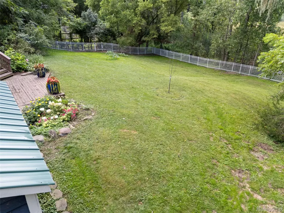 Exterior - 46150 7 Mile Rd, Northville, MI 48167 photo 6 of 6
