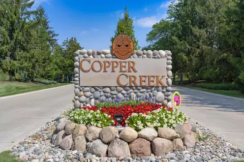28006 Golf Pointe Blvd, Farmington Hills, MI 48331