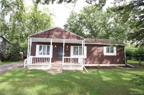 4303 Columbine Ave, Burton, MI 48529