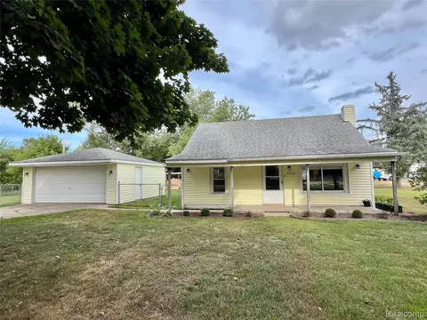 5206 Oak Park Dr, Independence, MI 48346