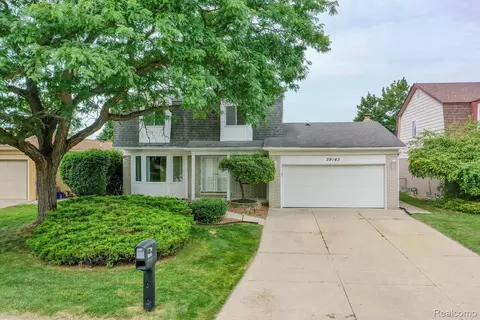 39143 Baroque Blvd, Clinton Township, MI 48038