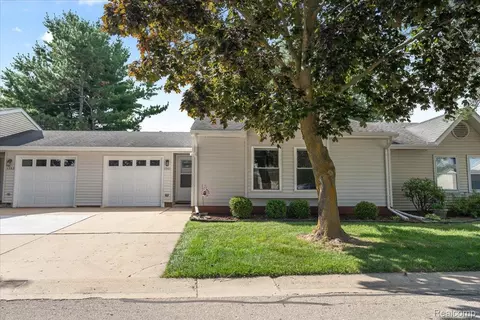 1341 Shire Ct, Howell, MI 48843
