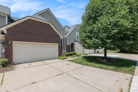 2046 Preserve Cir W, Canton, MI 48188