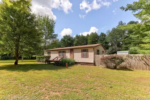 4198 Kirk Rd, Vassar, MI 48768