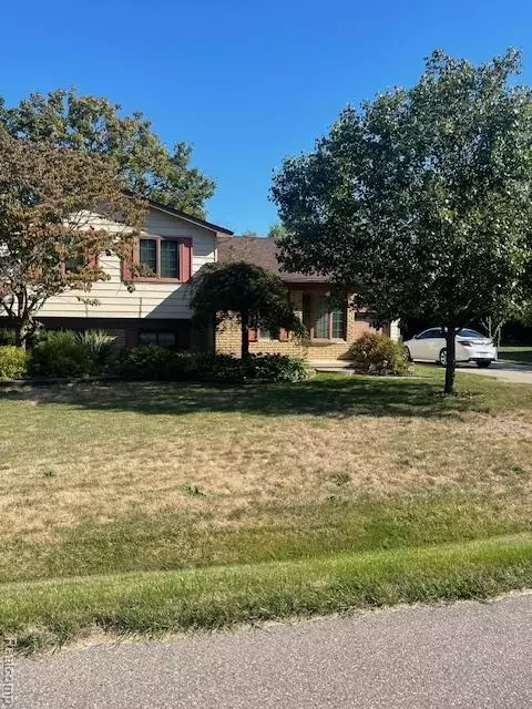 2693 Wisconsin Rd, Troy, MI 48083