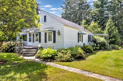 1381 Roods Lake Rd, Mayfield, MI 48446