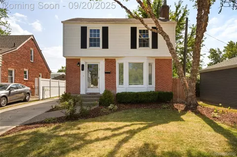 1059 Columbia Rd, Berkley, MI 48072