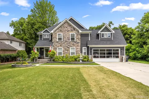 29106 Broadmoor St, Livonia, MI 48154