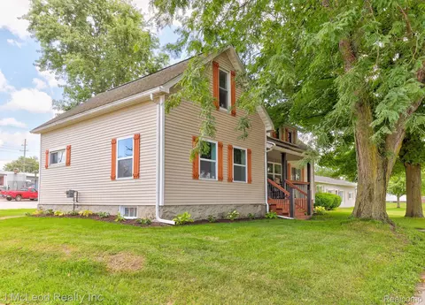 8427 State Rd, Millington, MI 48746