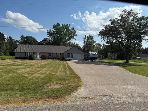 4022 Busch Rd, Taymouth, MI 48415