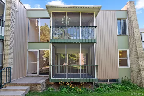 32805 Fargo St, Livonia, MI 48152