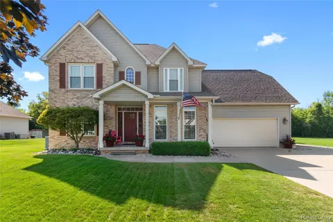 8316 N N Prt, Grand Blanc, MI 48439