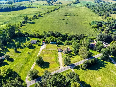 1888 Murray Rd, Bunker Hill, MI 48819