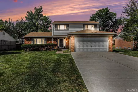 17054 Jill Ave, Southfield, MI 48075