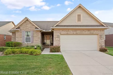 30253 Bradmore Rd, Warren, MI 48092