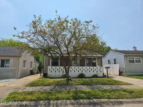 11084 Cadillac Ave, Warren, MI 48089