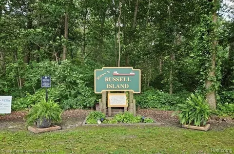 304 Kama Ct, Clay, MI 48001