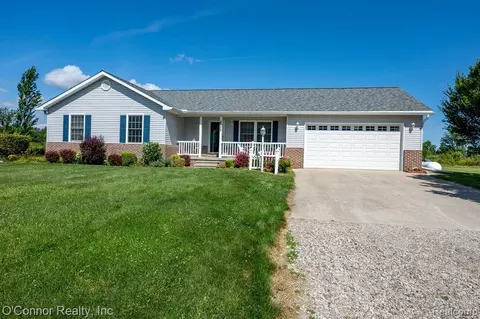 8552 Rynn Rd, Kenockee, MI 48006