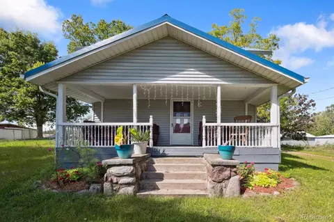 2318 Arch Rd, Eaton Rapids, MI 48827