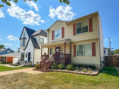 3933 Gardner Ave, Berkley, MI 48072