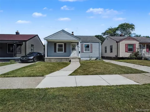 12125 Helen St, Southgate, MI 48195