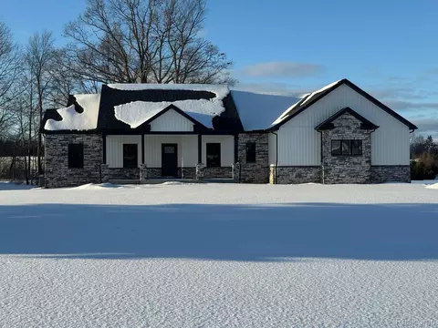 2264 Equestrian Trail Dr, Metamora, MI 48455
