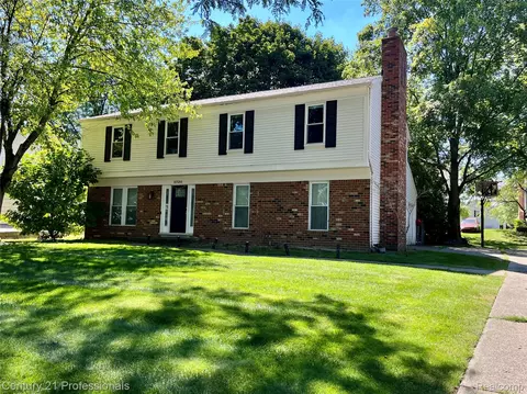 5720 Beauchamp, West Bloomfield, MI 48322