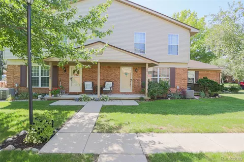 68152 Rosewood Ln, Richmond, MI 48062