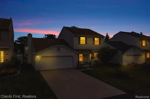 2341 Mcgee Ct, Westland, MI 48186