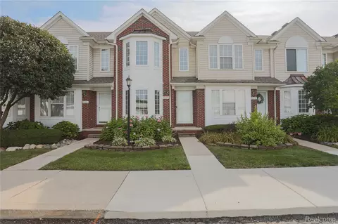 50578 Woodbury Dr, New Baltimore, MI 48047