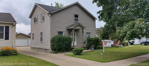 53 Englewood St, Mount Clemens, MI 48043