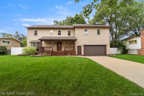 1895 Big Trail Rd, Commerce, MI 48390