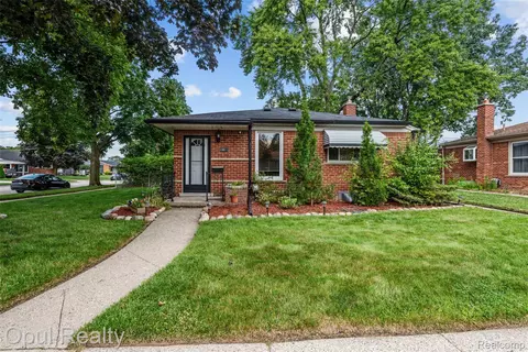 10011 Hambleton St, Livonia, MI 48150