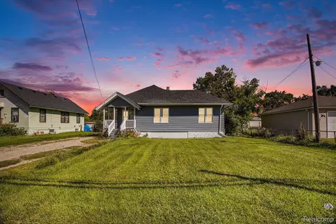 22021 15 Mile Rd, Clinton Township, MI 48035
