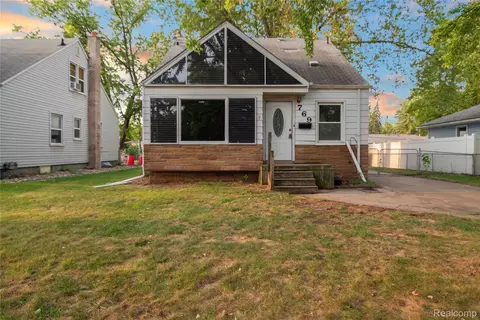 769 Coolidge Ave, Clawson, MI 48017