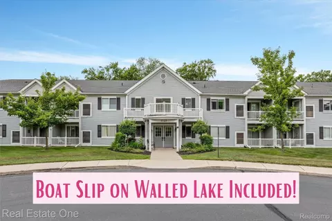 1127 S Lake Dr #205, Novi, MI 48377